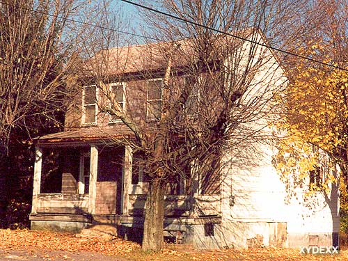 A house on Mahanoy Street. -- XYDEXX.COM