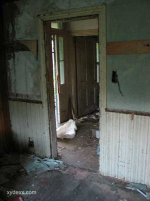 interior, looking into front hall