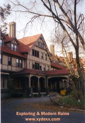 Main Building - Briarcliff Lodge